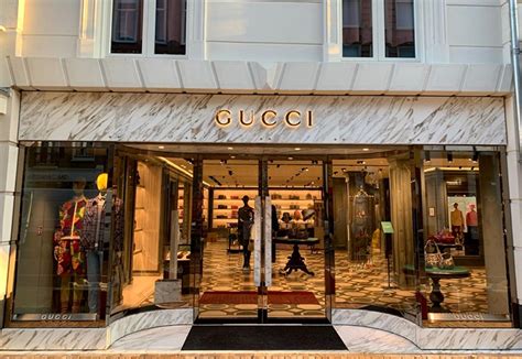 gucci pc hooftstraat telefoonnummer|Amsterdam P.C. Hooftstraat .